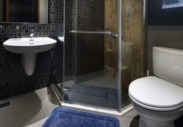 Malá koupelna: jak vizuálně rozšířit prostor?